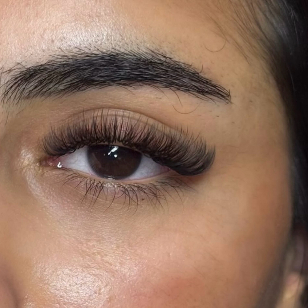 HYBRID FULL SET at Bella Lash & Beauty in Cedar Grove, NJ