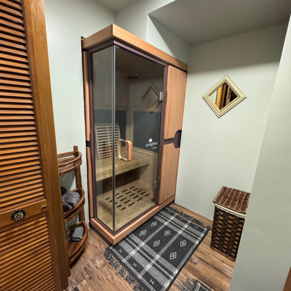 Redlight-infrared Sauna at CSSkinStudio in Harvard, IL