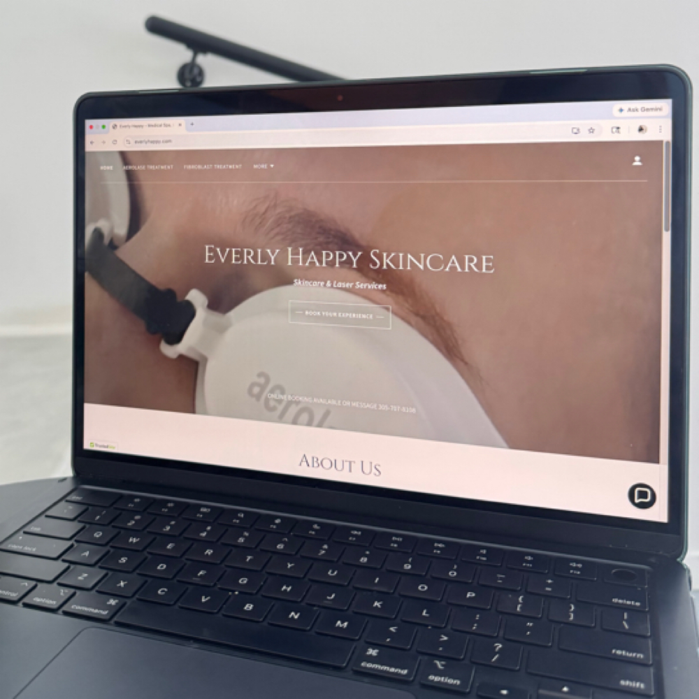 Aerolase with Oxygen RX Mask at Everly Happy in Hallandale Beach, FL