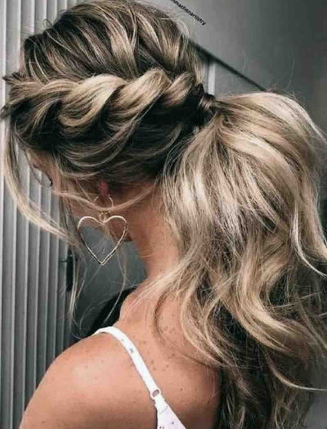 Youth.Updo.Special Styling