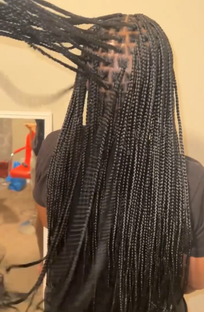 Small butt length Knotless