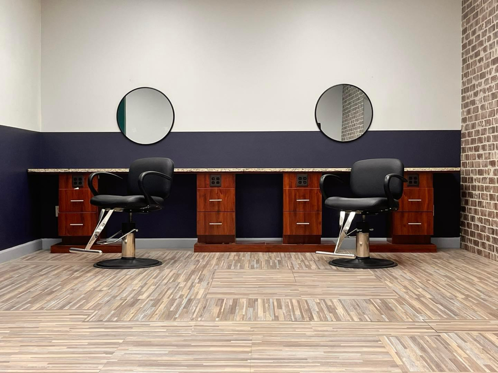 Salon Booth