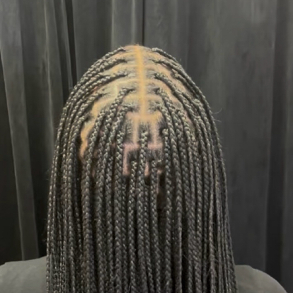 Smeduim Knotless at Beautiful Braids LLC in Oakland, CA