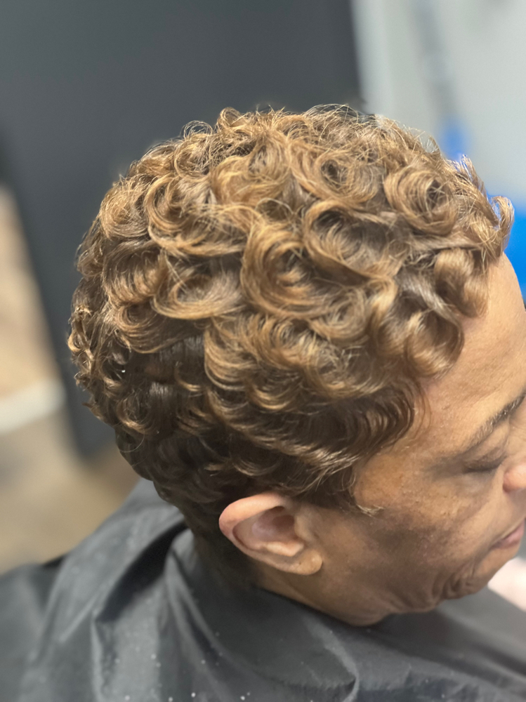 Shampoo And Style at Shear Essence Salon in Knoxville, TN