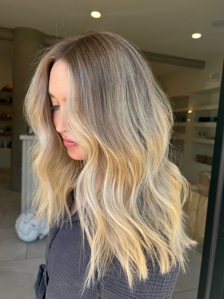 BLONDING COLOR MAINTENANCE SERVICE