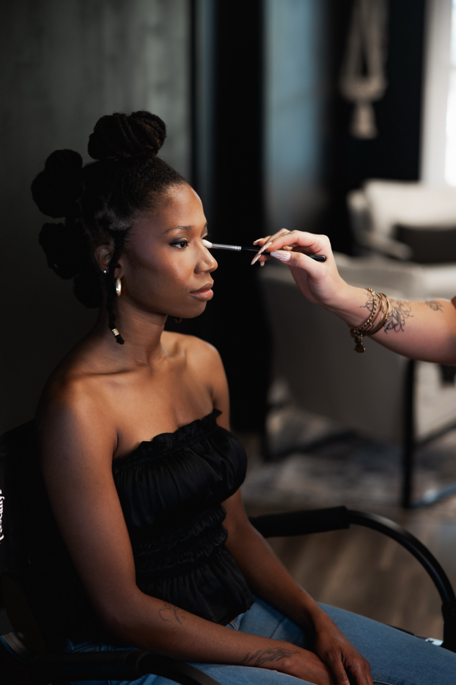 MAKEUP