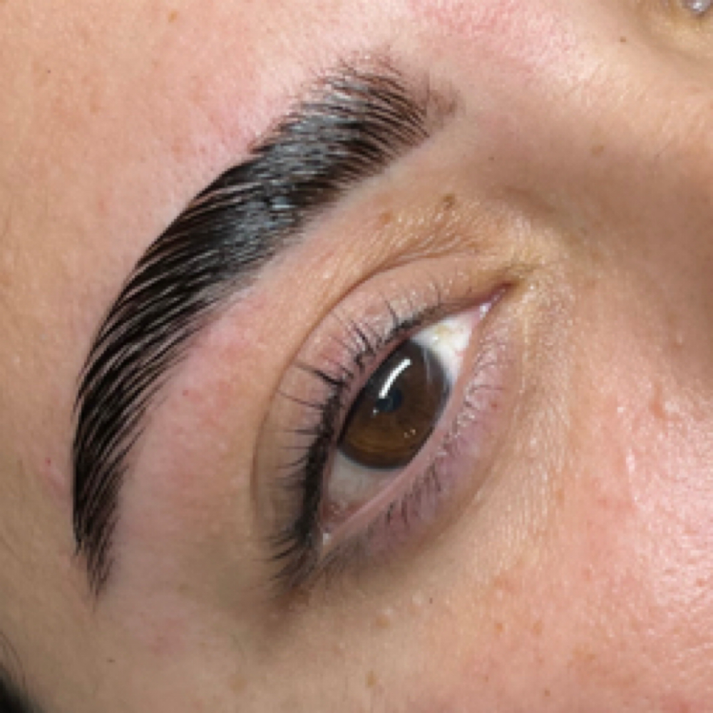 Lash & Brow Lift at Toda Pestañas in Arecibo, PR