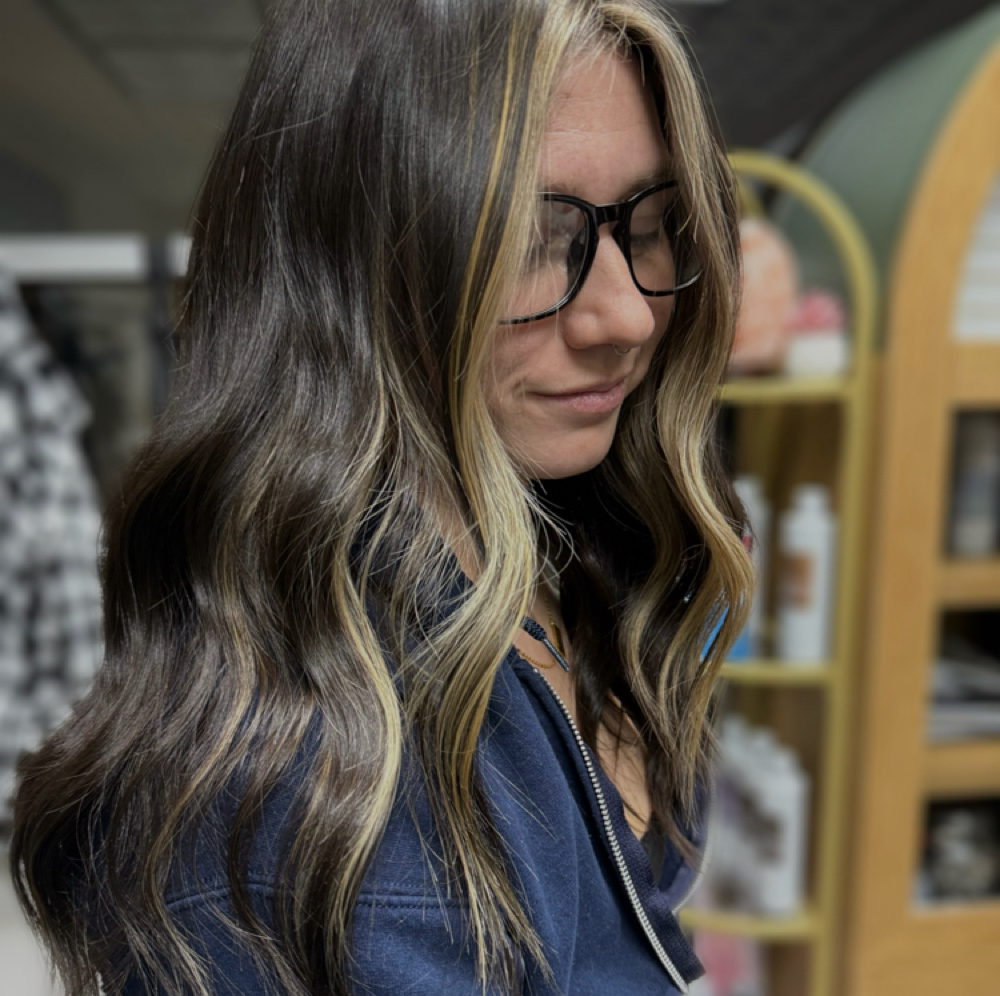 The Face Frame at Signature Designs Hair Studio in Wapakoneta, OH