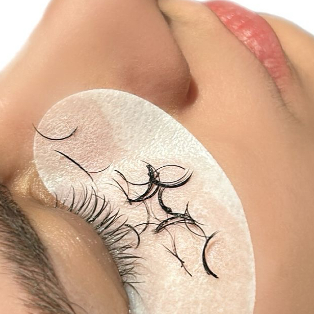 Lash Remover at Idealbeautee_official in Tampa, FL
