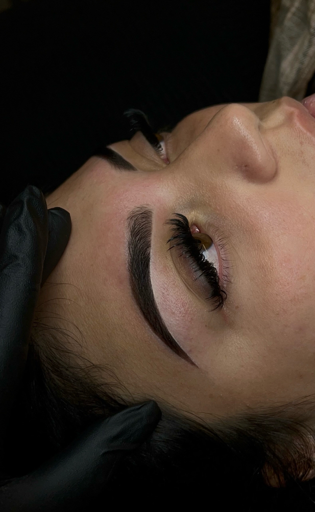 Eyebrow Tint & Shape