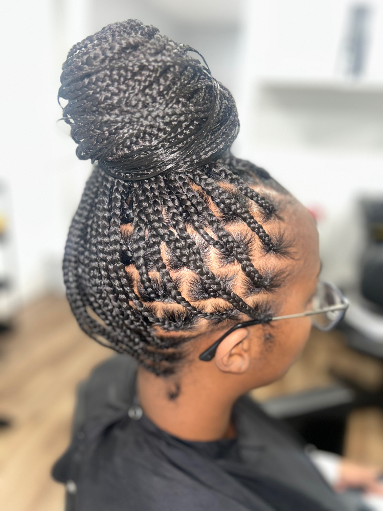 Smedium Knotless Braids