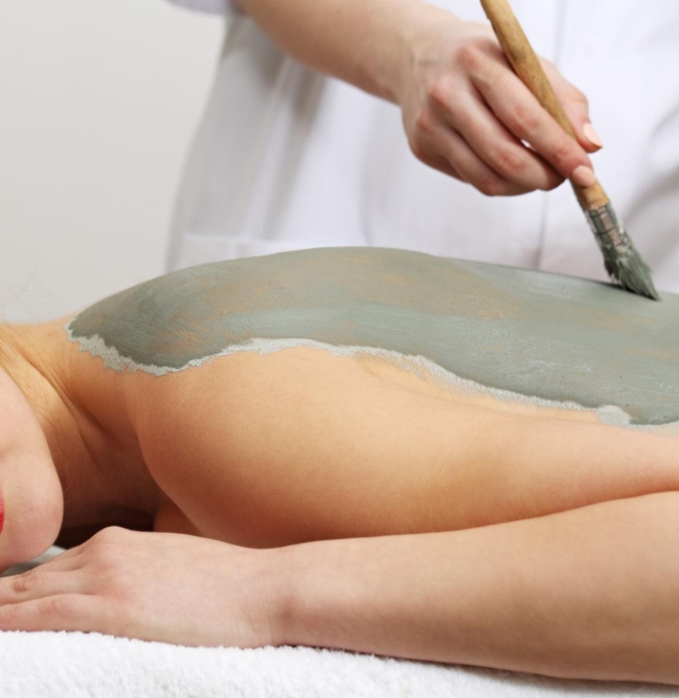 Back Facial 45 Min.