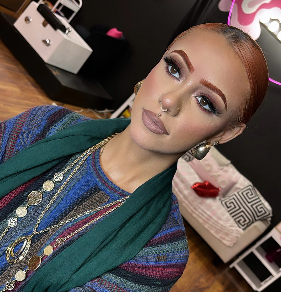 Full Face With Winged Liner