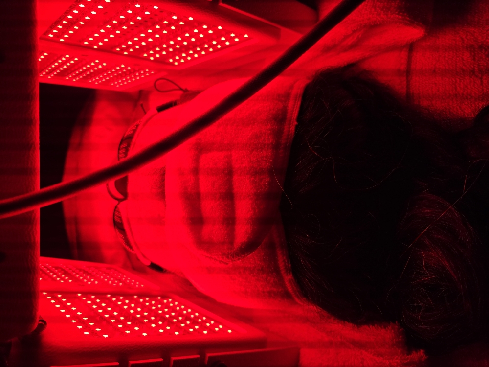 Dermaplaning Facial + LED Light