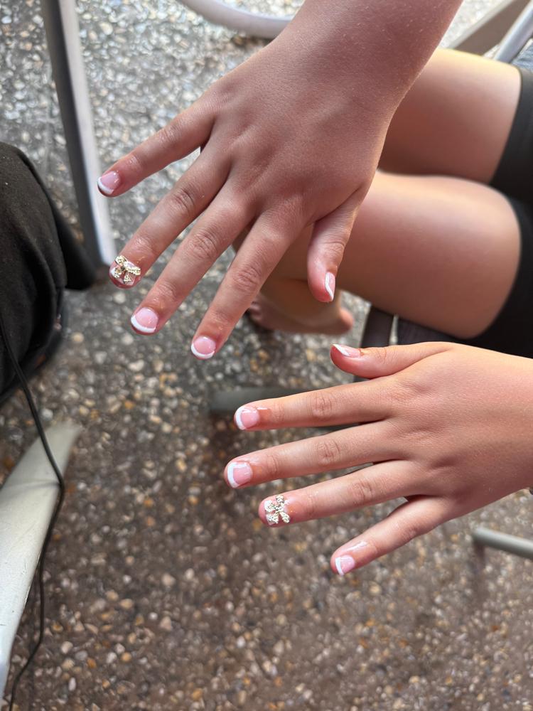 Charms (2x) at B. Press’d & Polished @ The Revived Beauty Room in Orlando, FL