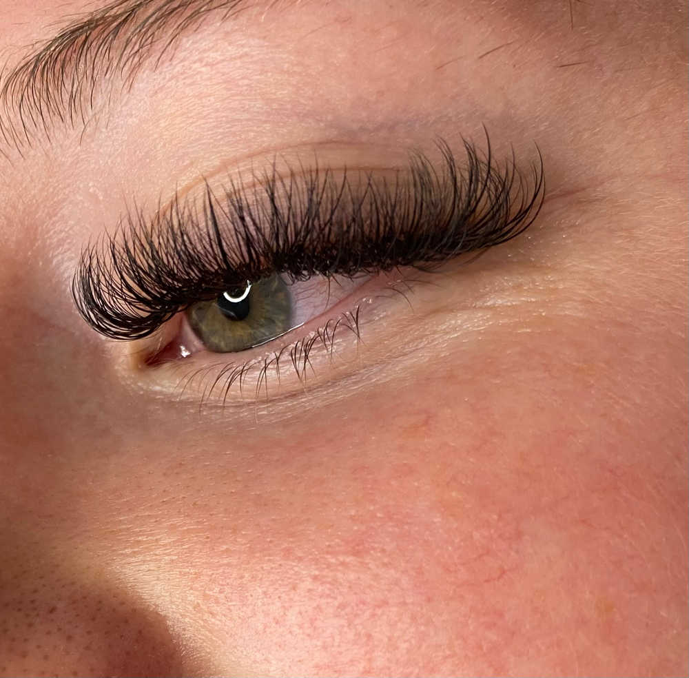 Hybrid Eyelash Extensions: Full