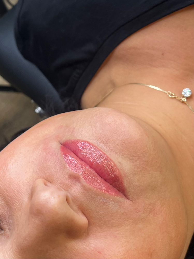10-12 Week Lip Blush Touchup