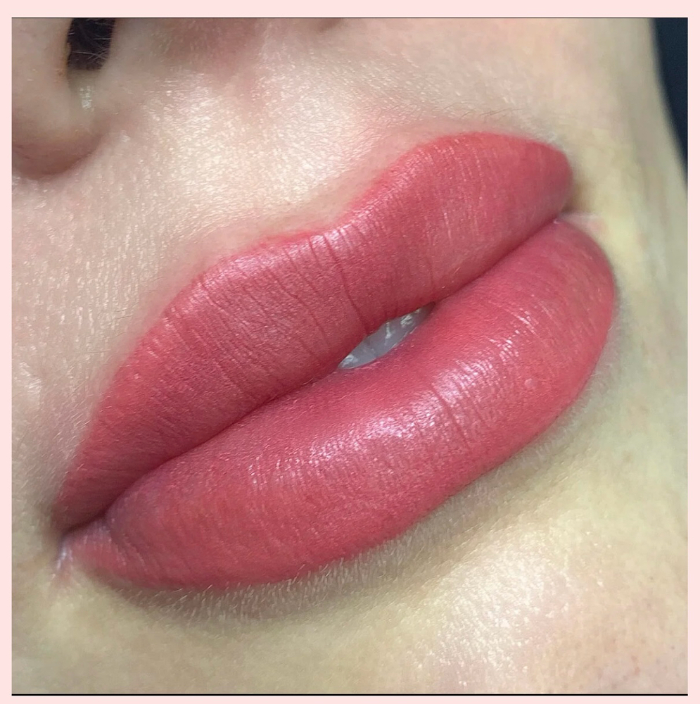 💋 Lip Blushing Touch-Up