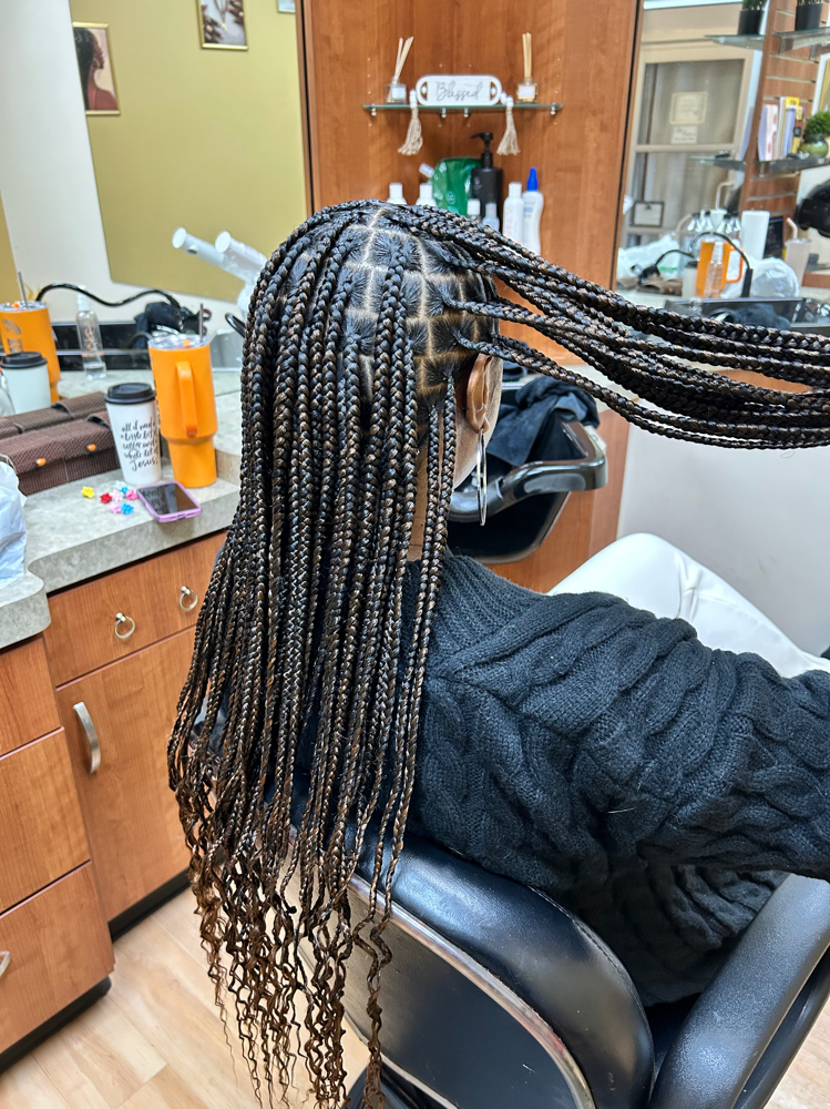 Medium Knotless Braids