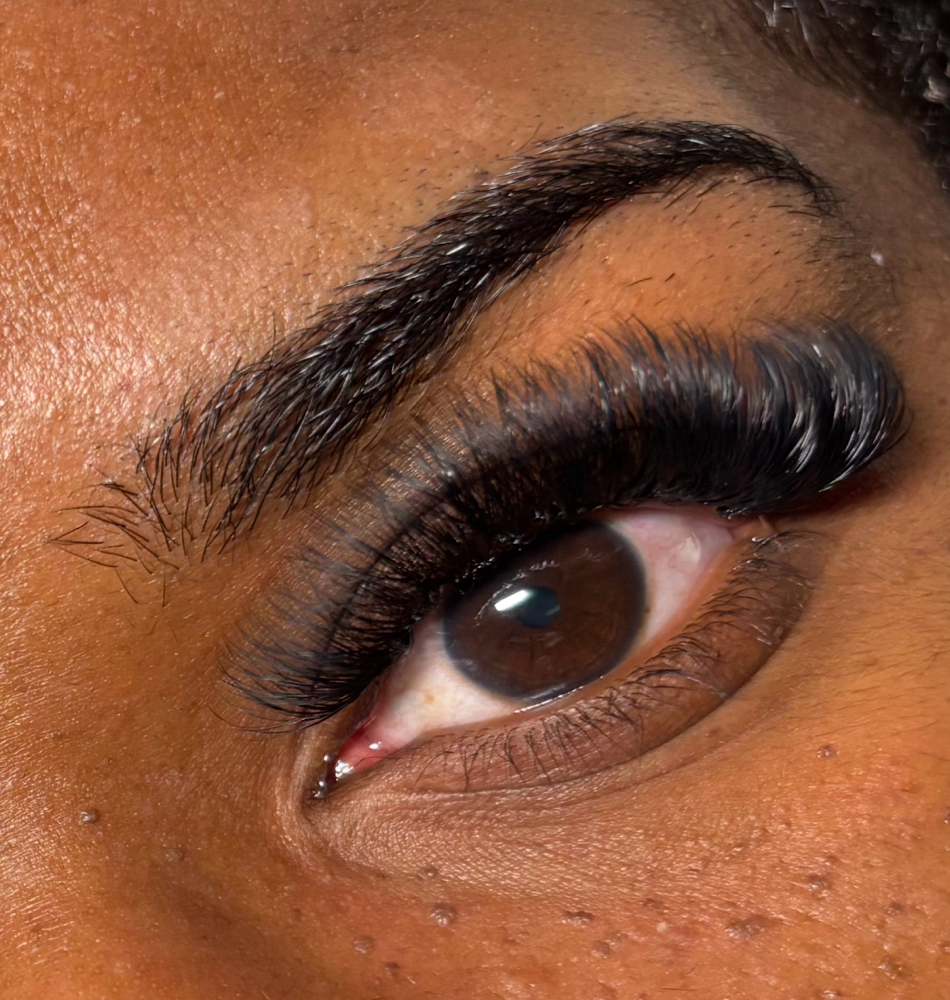 Hybrid Lash Extensions at Boujiexblinkzz LLC in Little Rock, AR