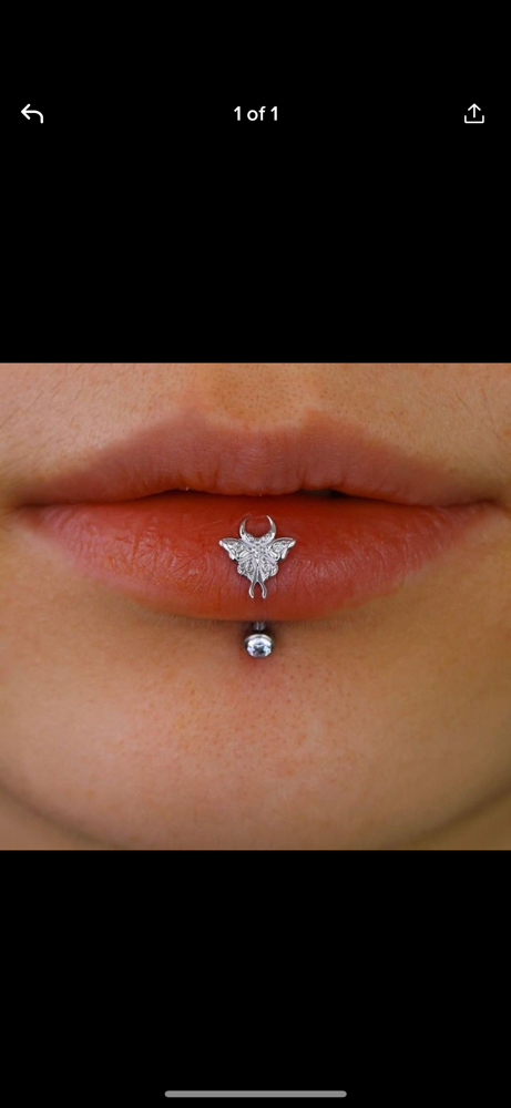 Vertical Labret