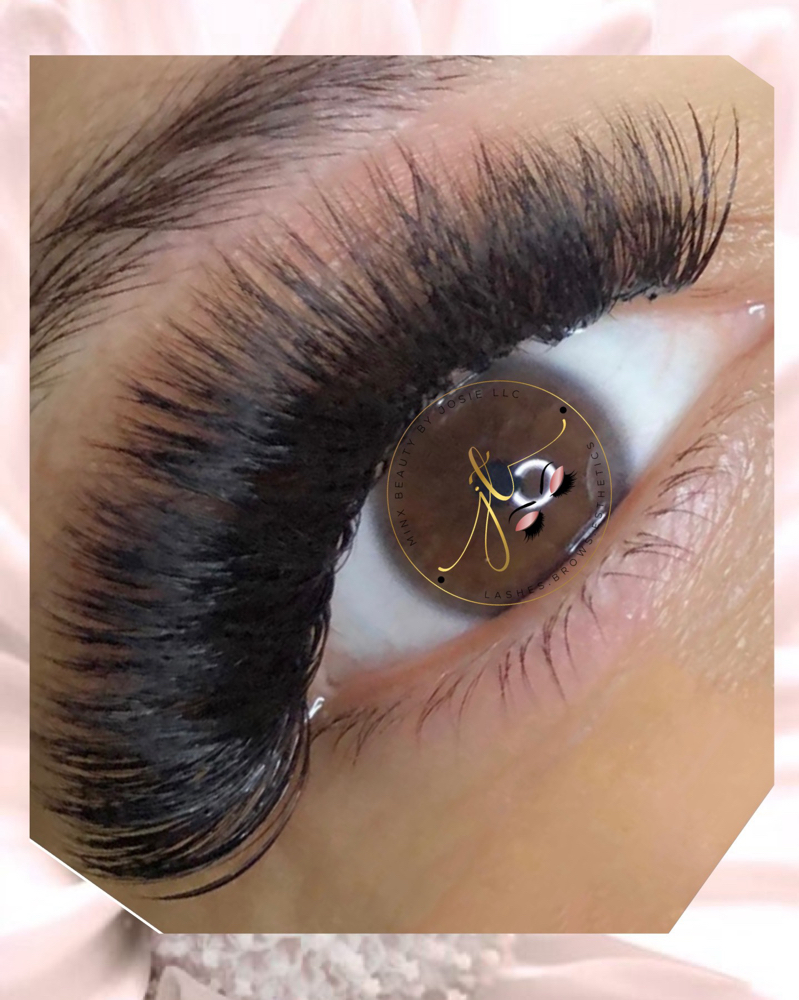 MEGA VOLUME Lashes Full Set