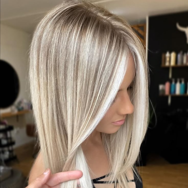 Full Head Highlights at Pretty 2 Gorgeous in Sherman Oaks, CA