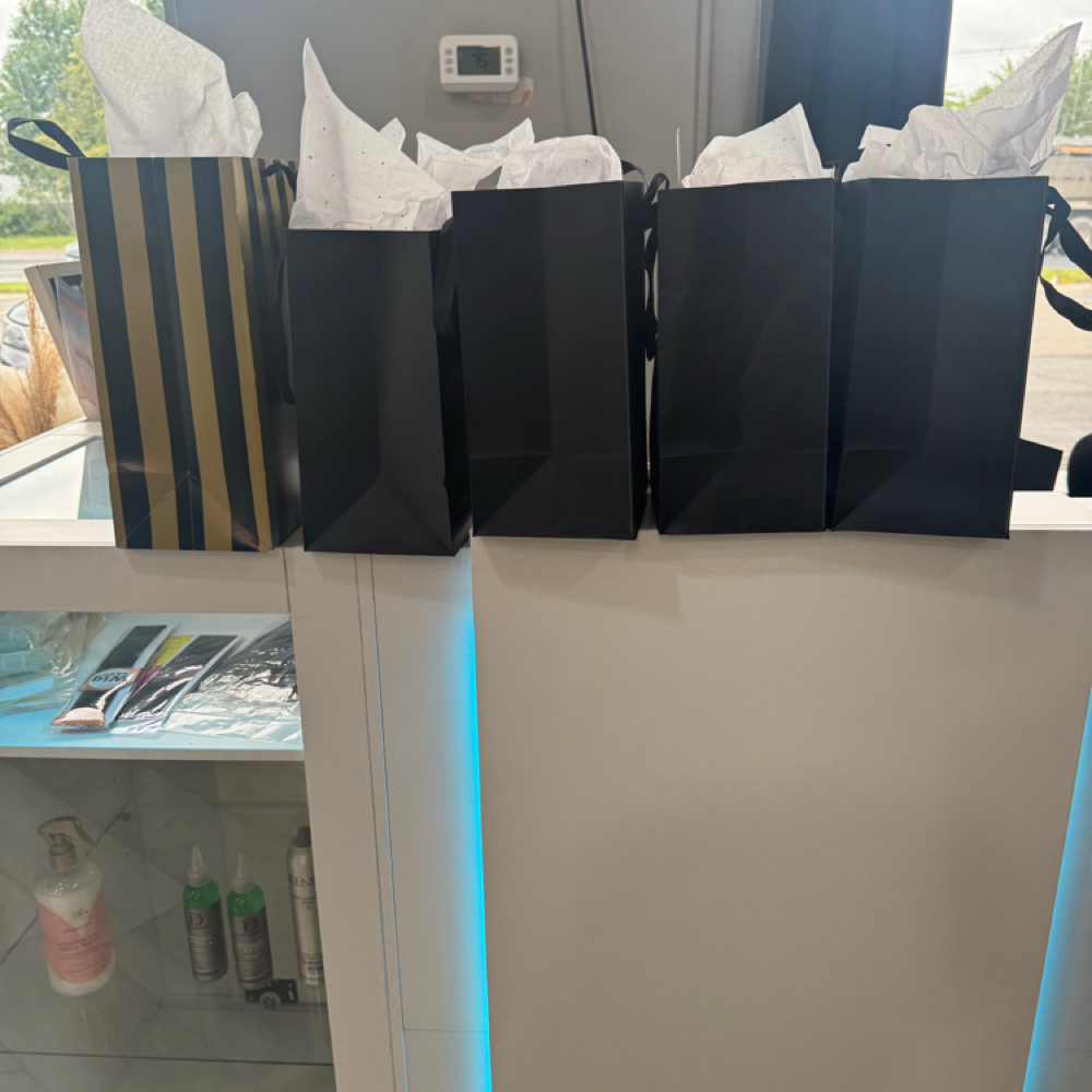 Order Pick Up at SNOW STYLES Salon in Amherst, NY