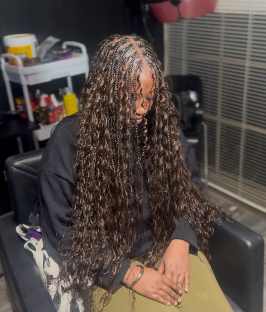 Smedium knotless at Styles By Jalyssa in Phoenix, AZ