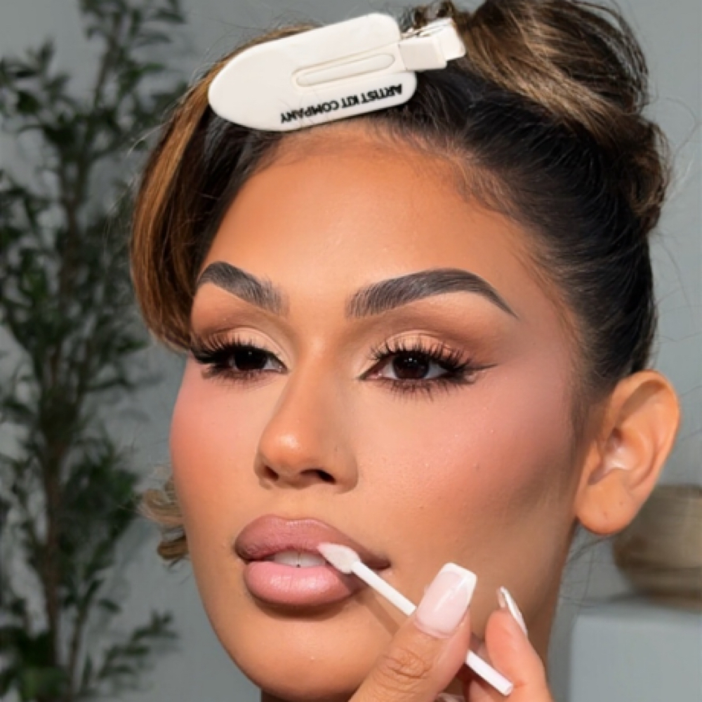 1on1 class for makeup artists at glambyleanna x soleilstudio in Suwanee, GA