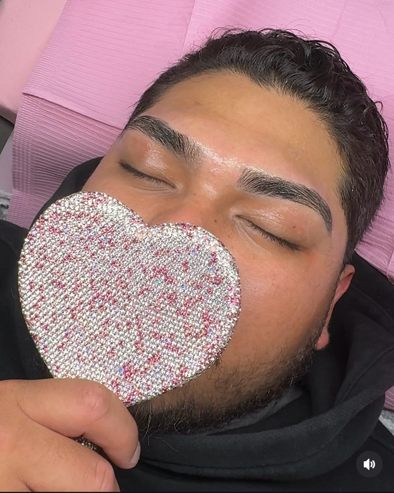 Eye Brow Waxing at J’s Beauty Lab in Anahiem, CA