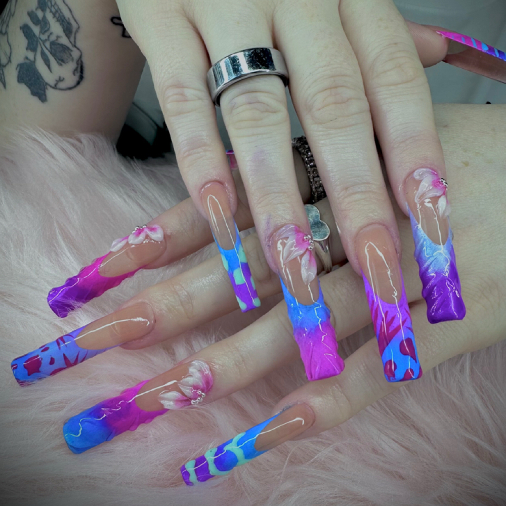 Nail Design XL-XXL at Mermaid Riot in Columbus, OH