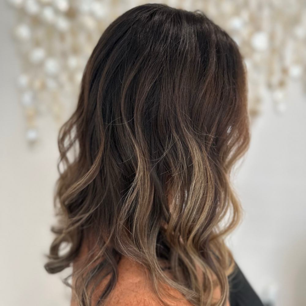 🪸Sun-Kissed Balayage at Angie @ Pura Vida Salon NSB in New Smyrna Beach, FL