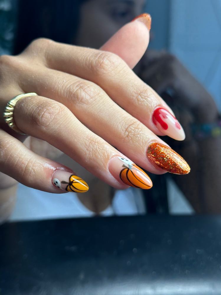 Retoque Acrlico + esmaltado Gel Pie at Hans Nails in Trujillo Alto, PR