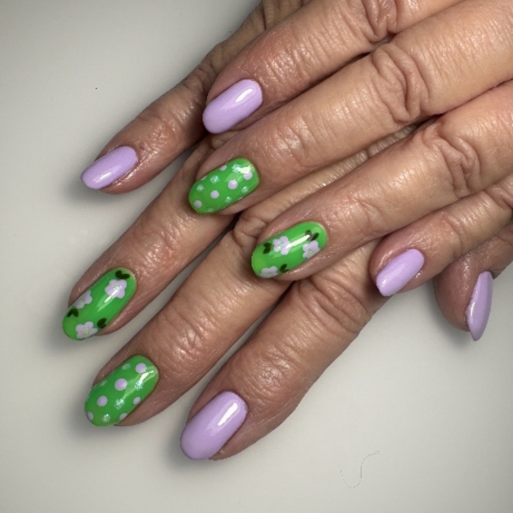 ✶ gel polish at catzaway claws in haysville, KS