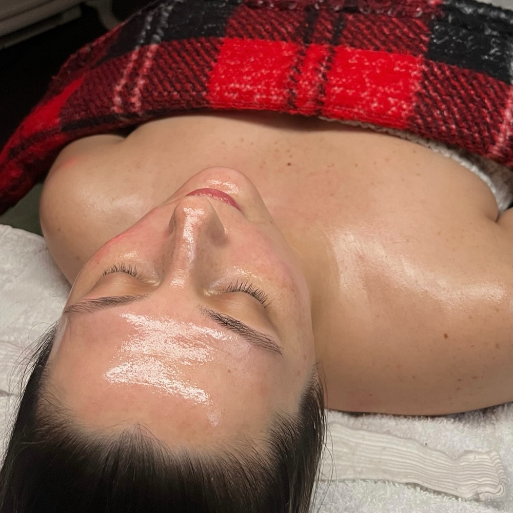 The Deluxe Facial