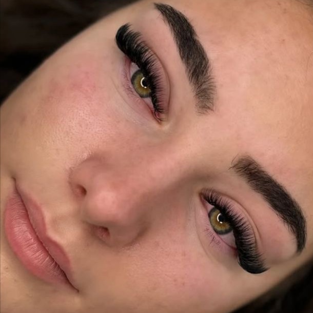 VOLUMEN LASH FULL SET at ROSTRO PERFECTO in Hialeah, FL
