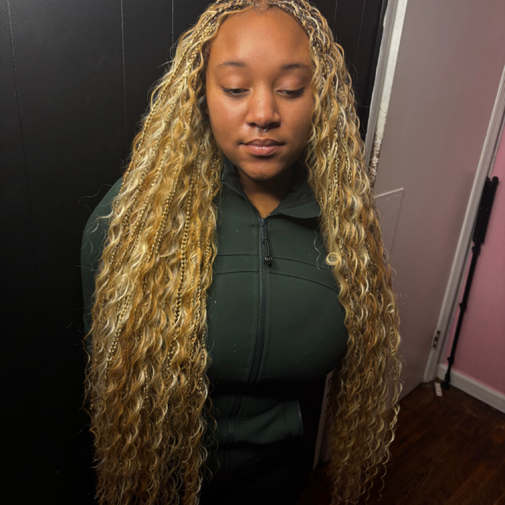 Smedium Buttlength Boho Knotless at BeautyBraids By Quin in Milledgeville, GA
