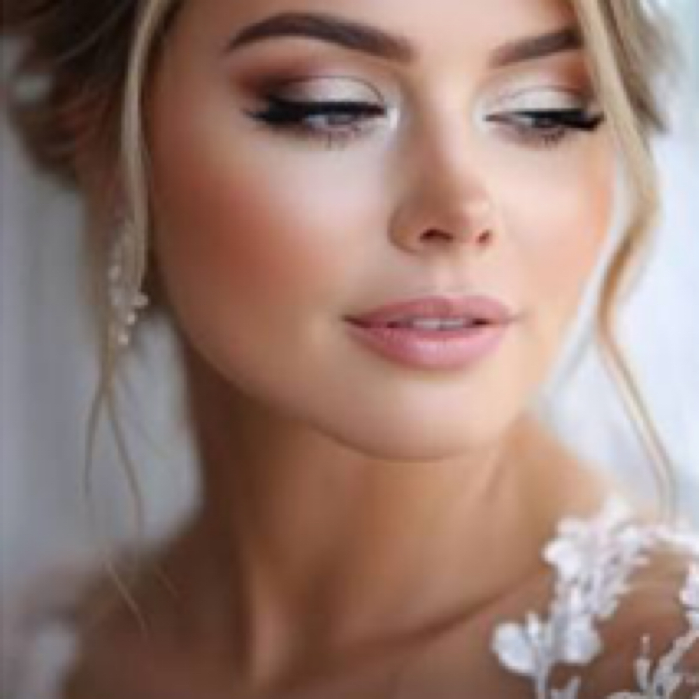 Brides Wedding Day at ππππ ππππππππ | Master Colorist in Taylor, MI