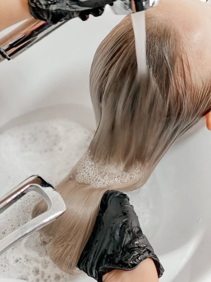 Shampoo & Style