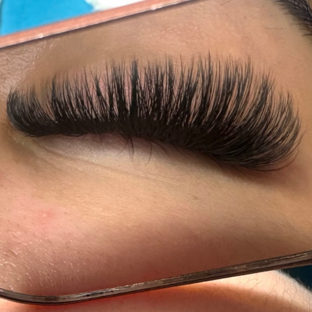 Volume Set – Full & Glamorous at Bespoken Beauty in Evansville, IN
