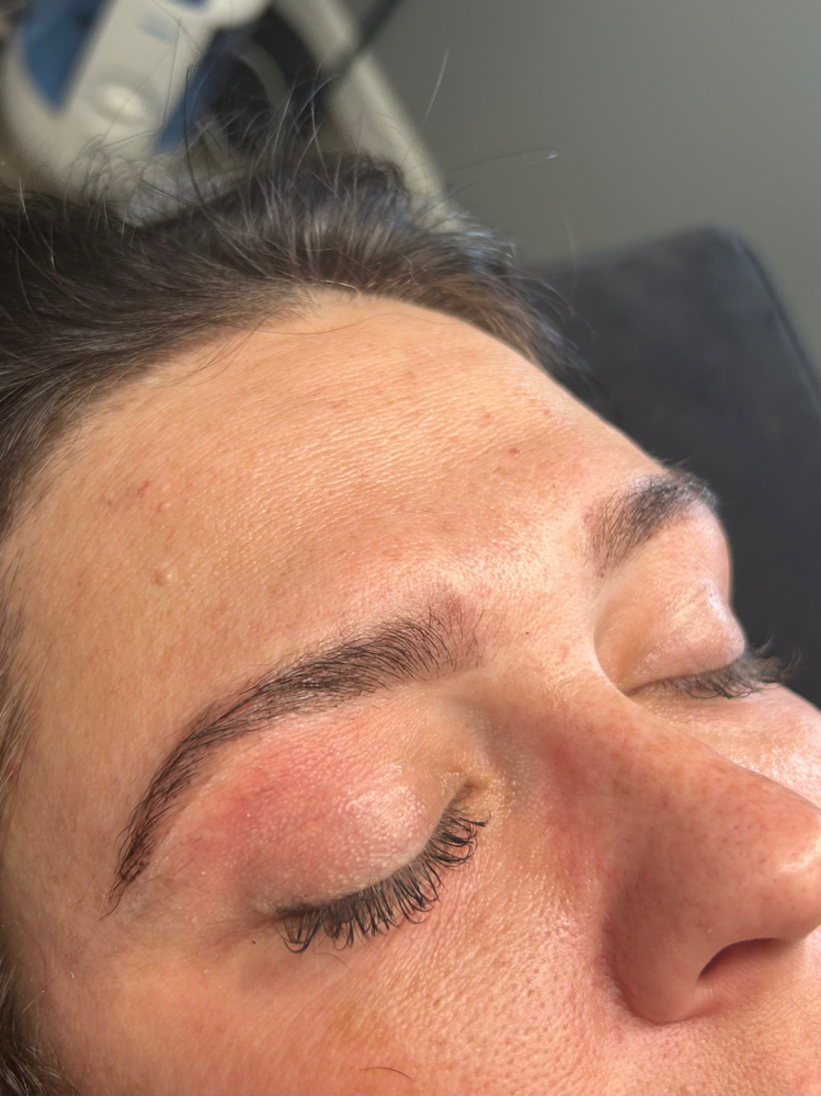 Brow tint