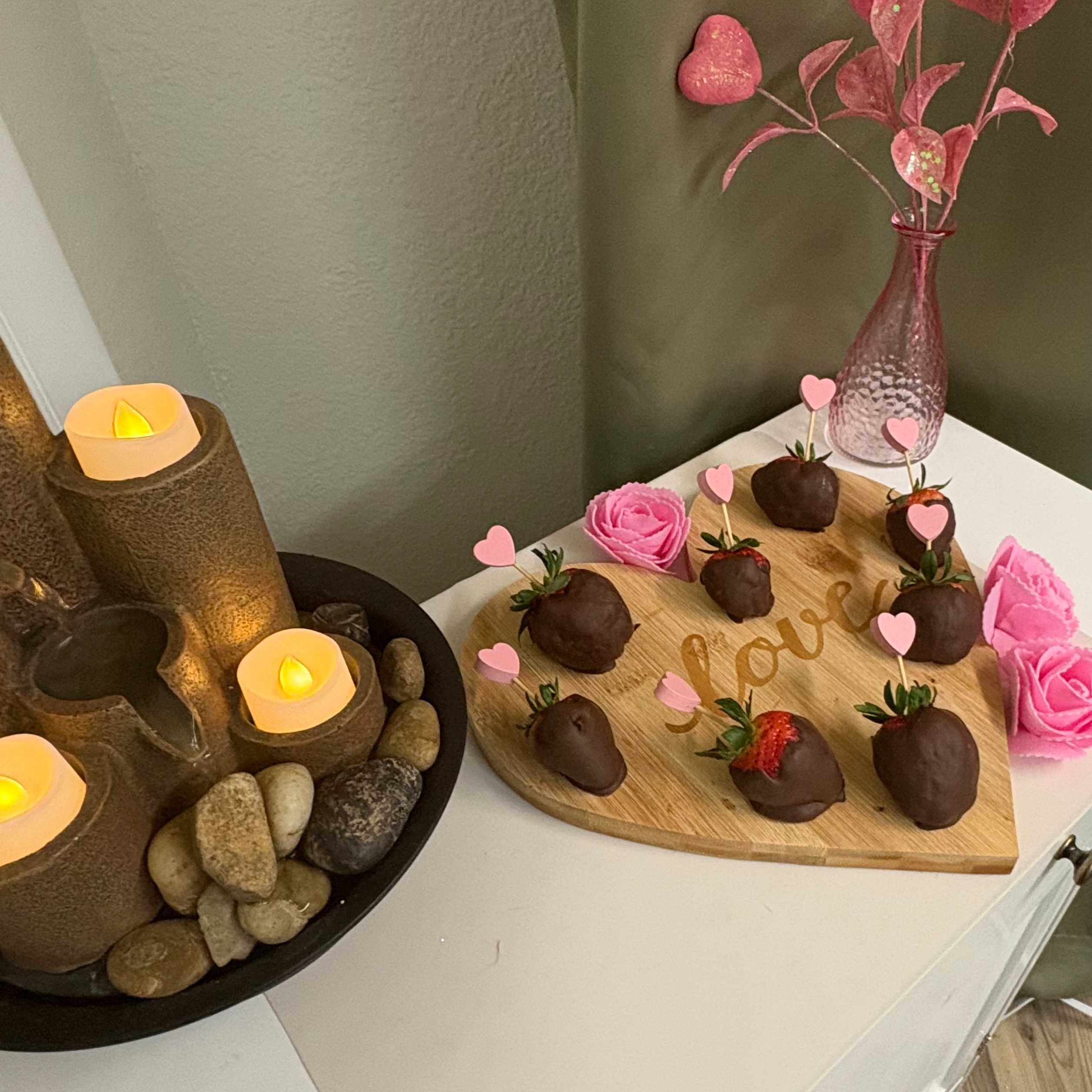 Couples Glow Escape at Hola Bella! Beauty Bar in Commerce City, CO