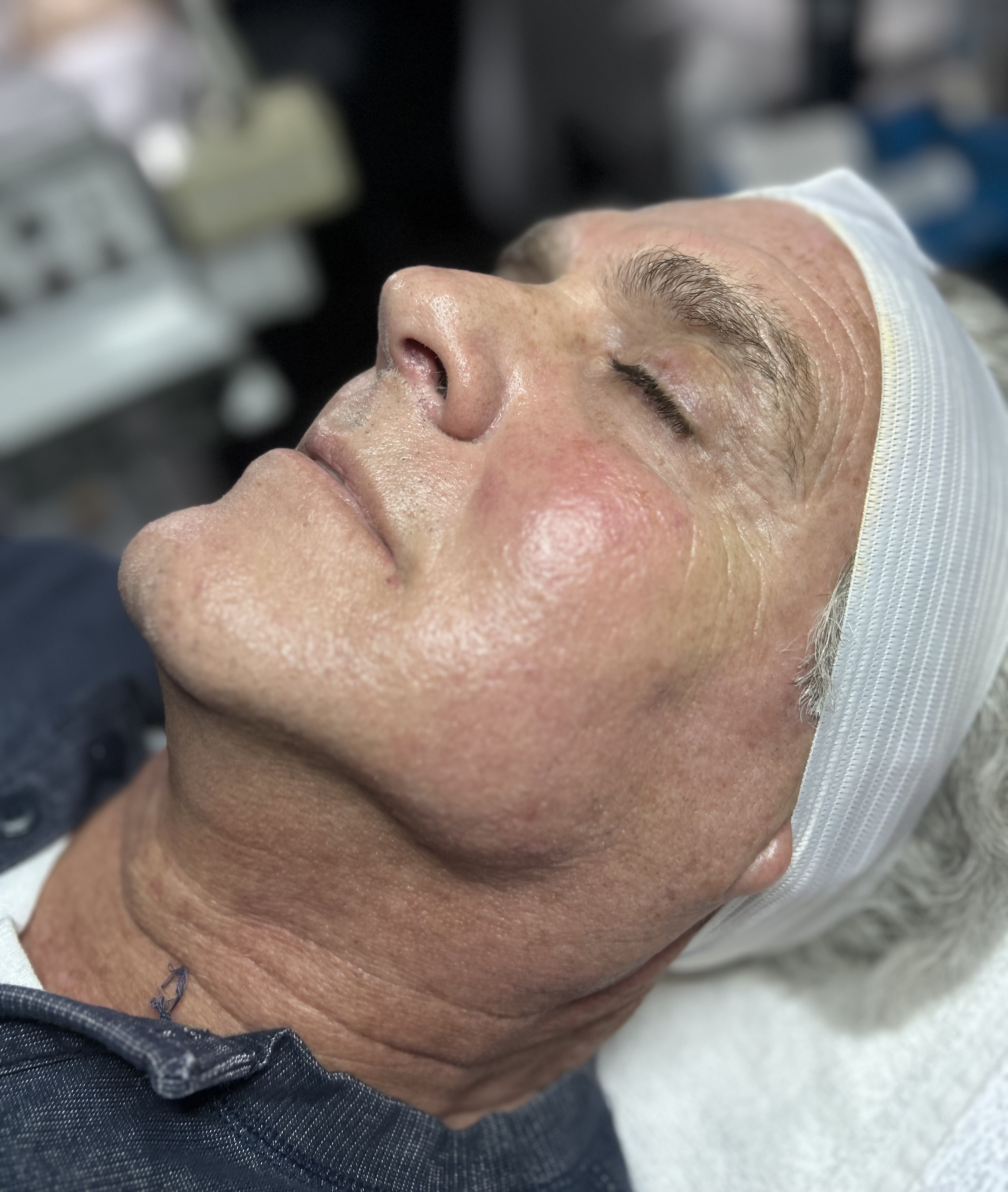 Lavish Radiance- Anti-Aging Facial