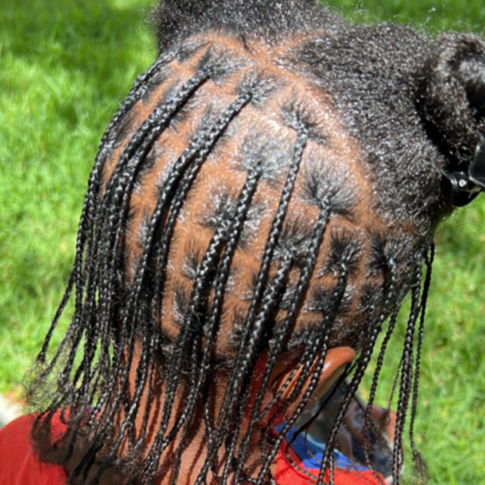 Small Natural Knotless at Studio 11:Twenty-Five The Botanical Shampoo Experience in Palm Beach Gardens, FL