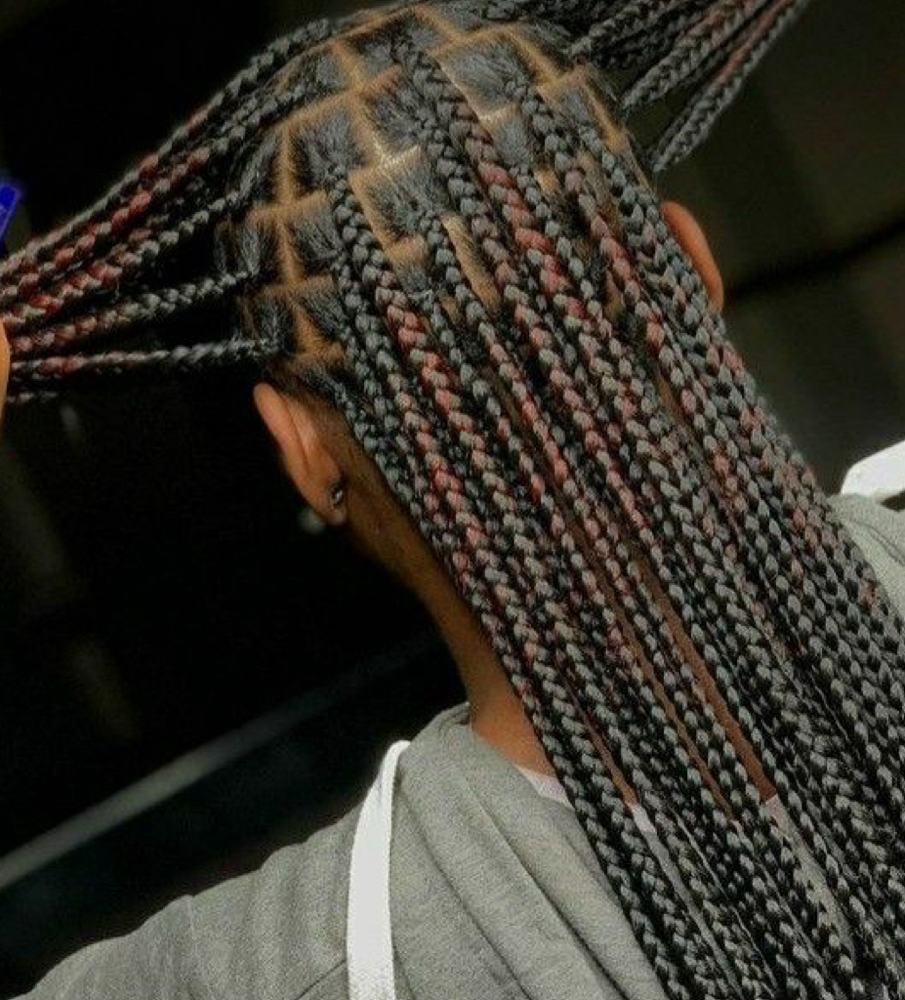 Smedium Knotless at Braidsby_hami in Seattle, WA