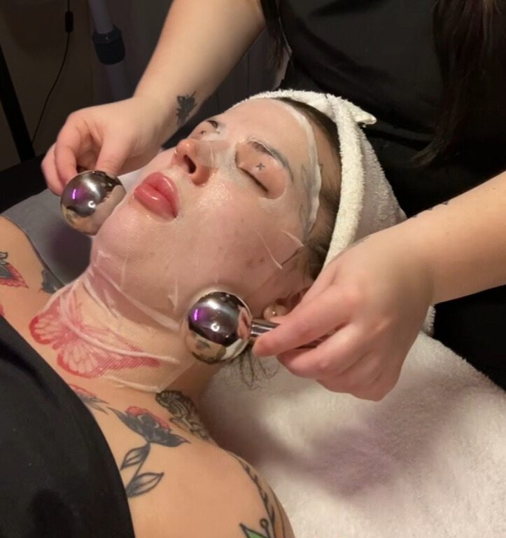 Lymphatic Drainage Facial