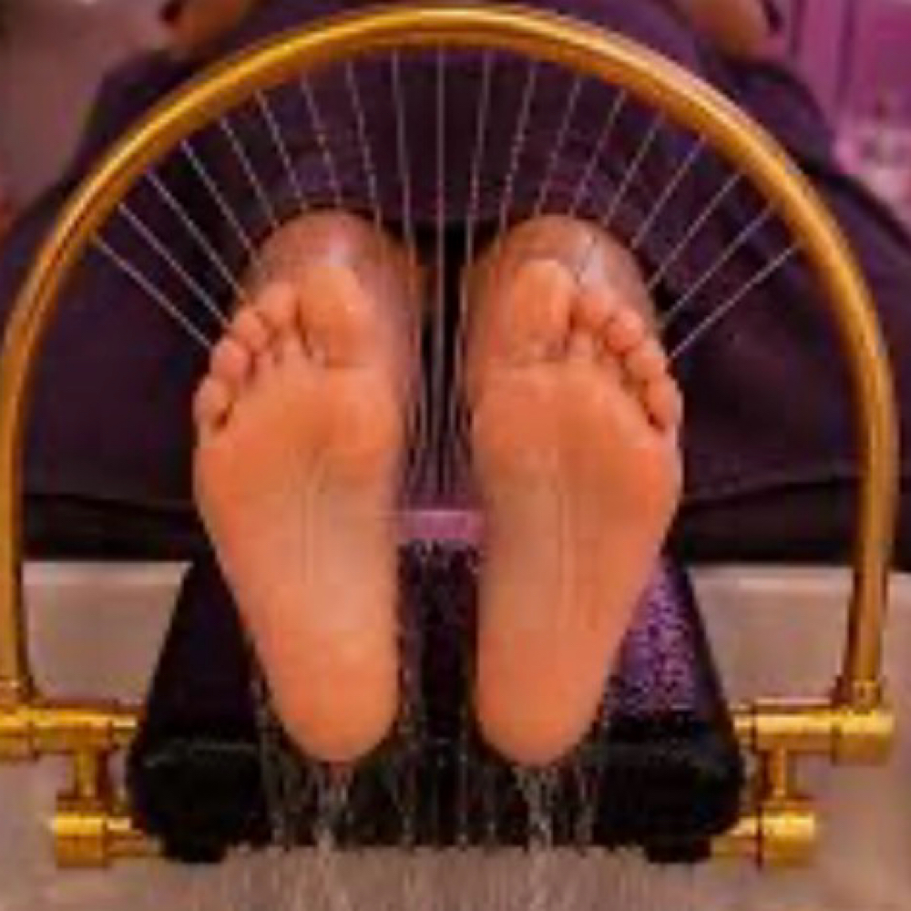 The King & Queen Sole Facial at Bee Aesthetic Spa & Salon in Crystal River, FL