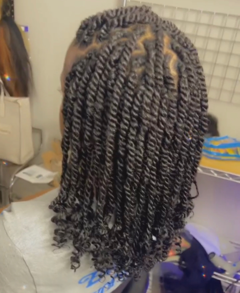 Kids Knotless Twist Shoulder Length