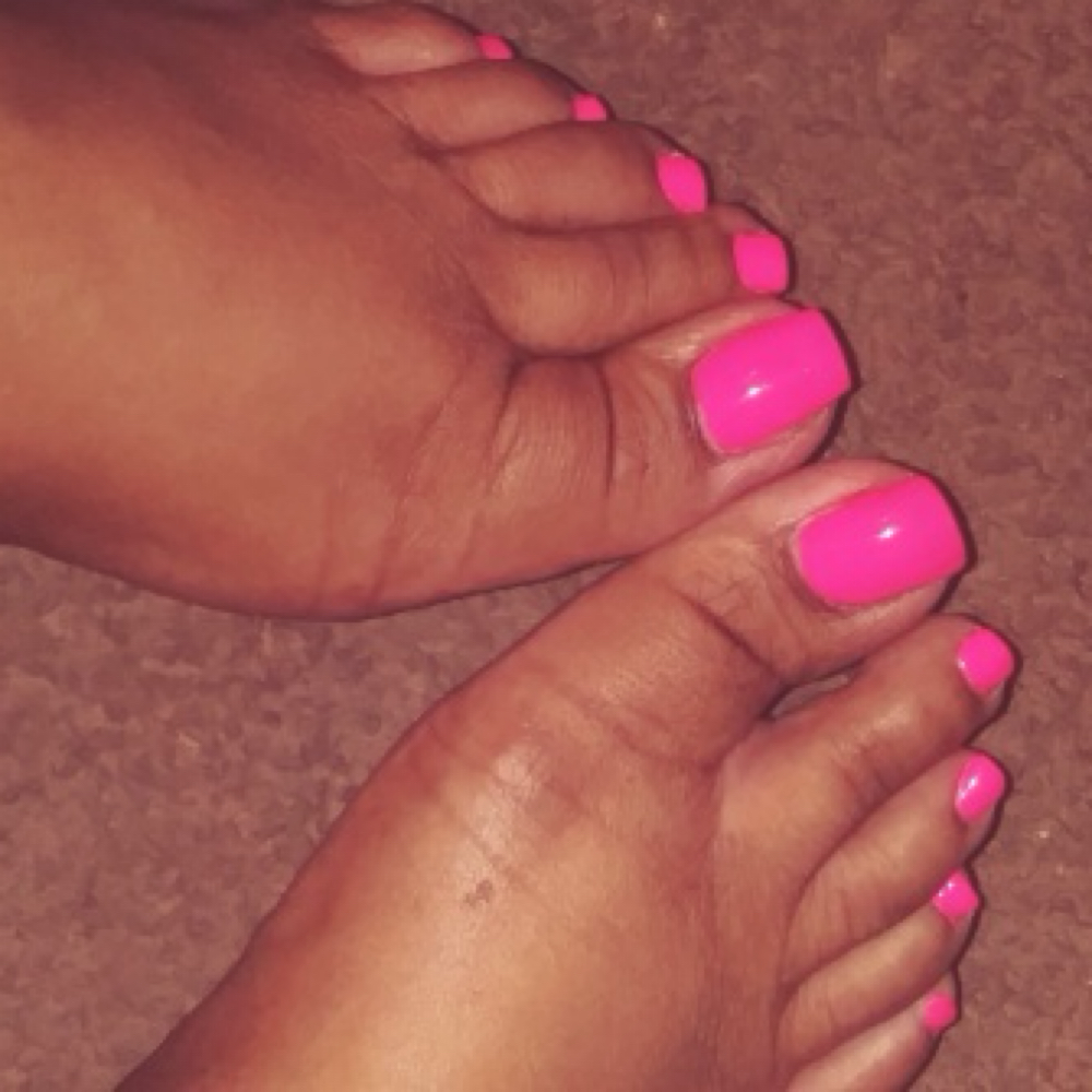 Acrylic Pedicure at Queenz Palace Of Nails in Kansas City, MO